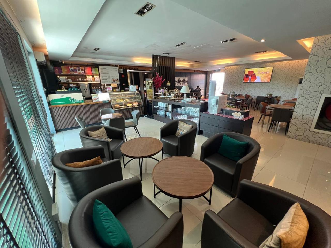 Hotel De Leon Lahad Datu Ngoại thất bức ảnh